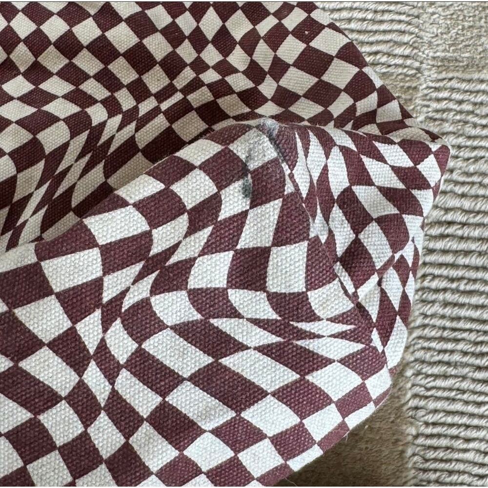 BAGGU Horizontal Duck Bag Trippy Checker Maroon Ivory Print Wearable Art Modern - Picture 8 of 8